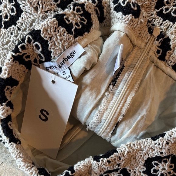 Pretty Garbage size Small Black and White Crochet Skirt - Picture 3 of 3